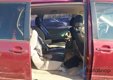 2009 Toyota Sienna Ce z USA, uszkodzony, nr VIN 5TDZK23C79S279511